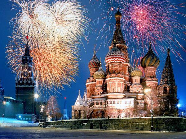 Москва Кремль - фотография с салютами